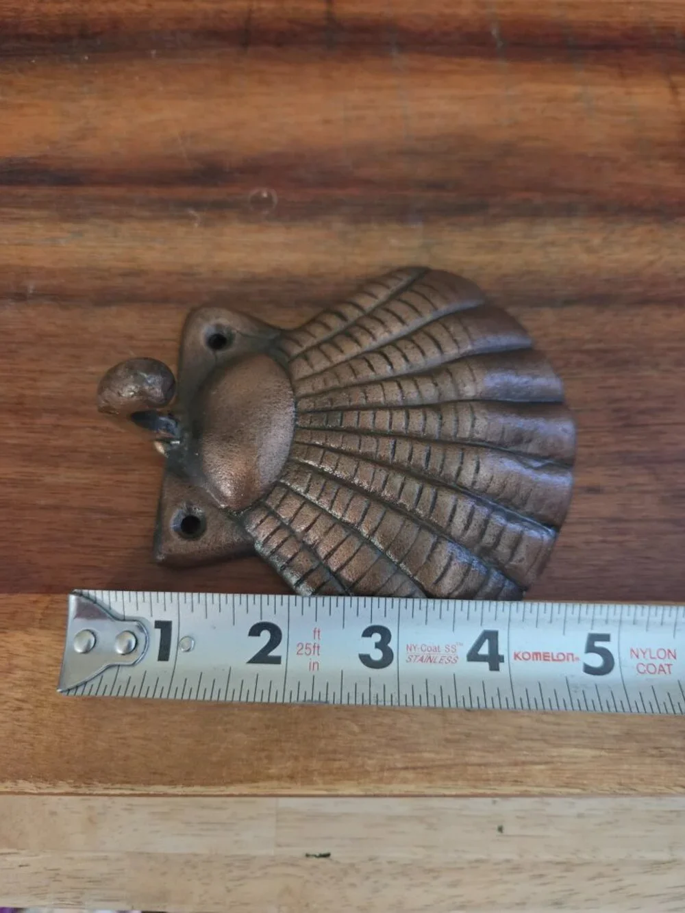 antique style brass finish casa decor seashell wall hook